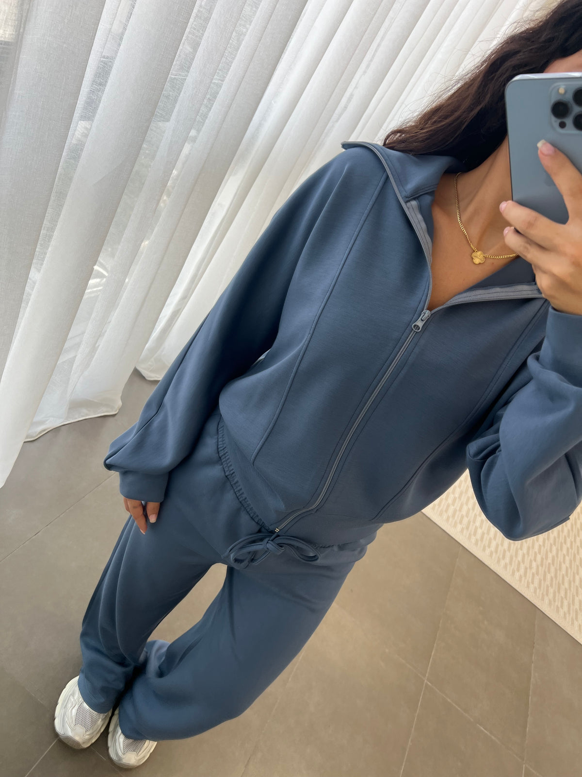 Elena set